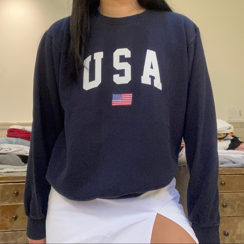 Brandy Melville Navy Erica Sweatshirt Crewneck